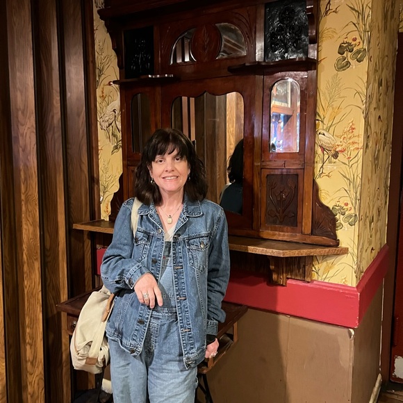 Meet your Posher, Amy - Picture 1 of 4